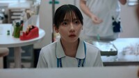 本多大夢（ROIROM）、ヒコロヒー、齊藤京子が出演する「ナース専科 転職」新Web CM「はじめて後輩ができた篇」より。