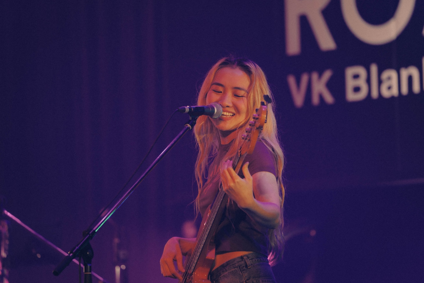 Maika（B, Vo / Chilli Beans.）（Photo by renzo masuda）