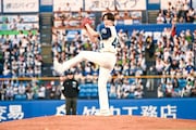 宮野真守がスワローズ戦で始球式、練習の成果を発揮したノーバウンド投球は「100点中97点」