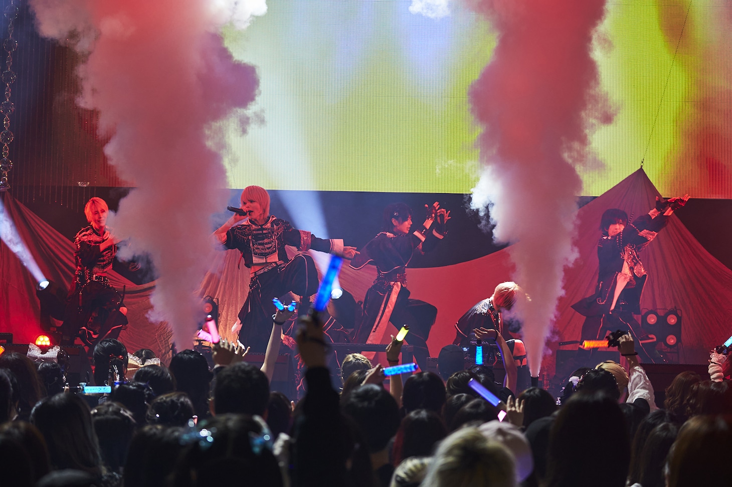 「あいみーむ 1st One-Man LIVE -爆裂無双-」の様子。