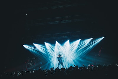 「RETRORIRON 1st Full Album『コレクションアローン』RELEASE ONE-MAN TOUR 2026」の様子。（撮影：スエヨシリョウタ）