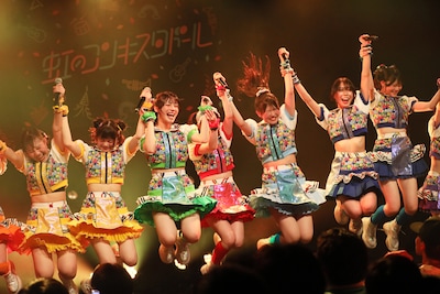 「虹のコンキスタドール Spring Tour 2026『虹コンドタバタ大作戦☆』」東京・BLAZE GOTANDA公演の様子。