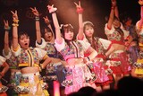 「虹のコンキスタドール Spring Tour 2026『虹コンドタバタ大作戦☆』」東京・BLAZE GOTANDA公演の様子。
