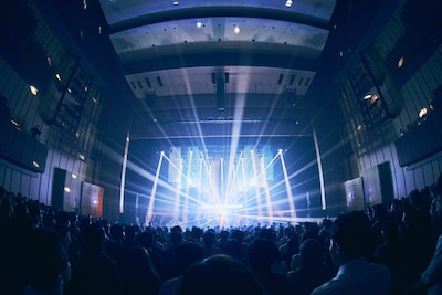 「Laura day romance hall tour 2026 "Fixing a hall"」東京公演の様子。（撮影：日吉“JP”純平）