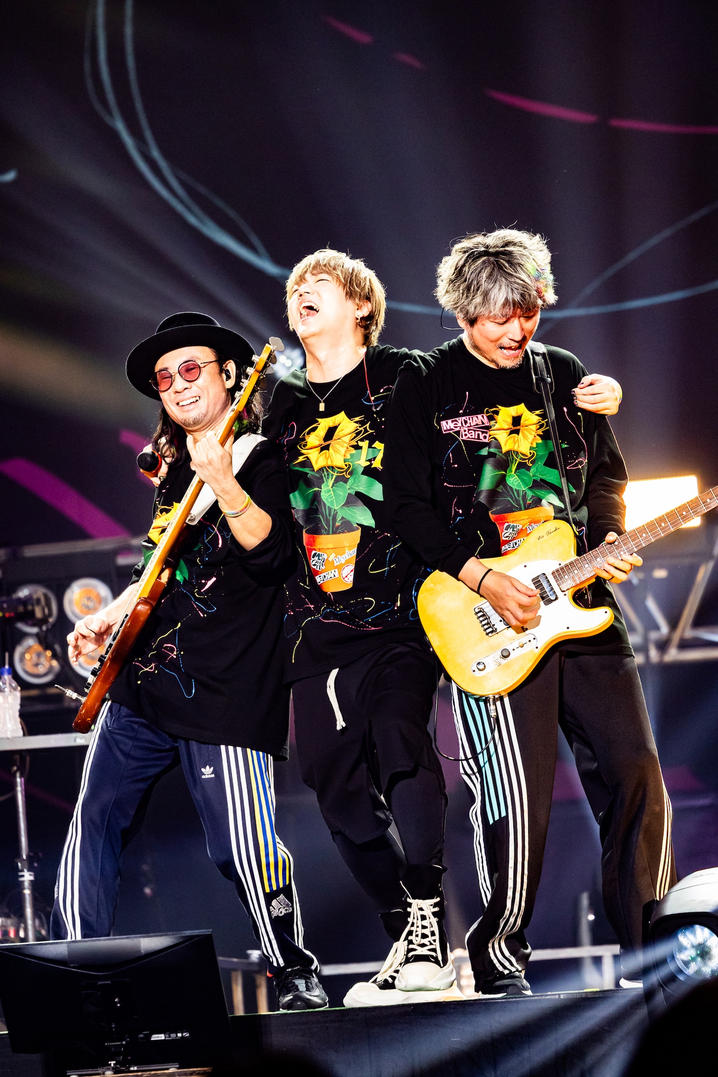 めいちゃんとバンドメンバー。