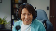 Nintendo Switch 2ソフト「ぽこ あ ポケモン」の新テレビCM「みんなでつくる、松村さんの街。」編に出演する狩野英孝。