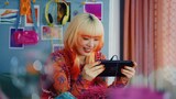 Nintendo Switch 2ソフト「ぽこ あ ポケモン」の新テレビCM「みんなでつくる、松村さんの街。」編に出演するMAHINA（HANA）。