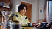 Nintendo Switch 2ソフト「ぽこ あ ポケモン」の新テレビCM「みんなでつくる、松村さんの街。」編に出演する松村北斗（SixTONES）。
