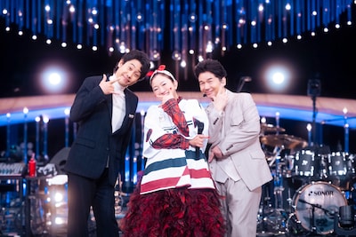 DREAMS COME TRUEと大泉洋。（写真提供：NHK）