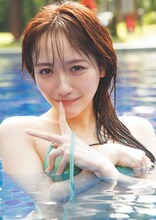 「週刊プレイボーイ」最新号に掲載された石田千穂（STU48）のグラビア。 ©菊地泰久 / 集英社