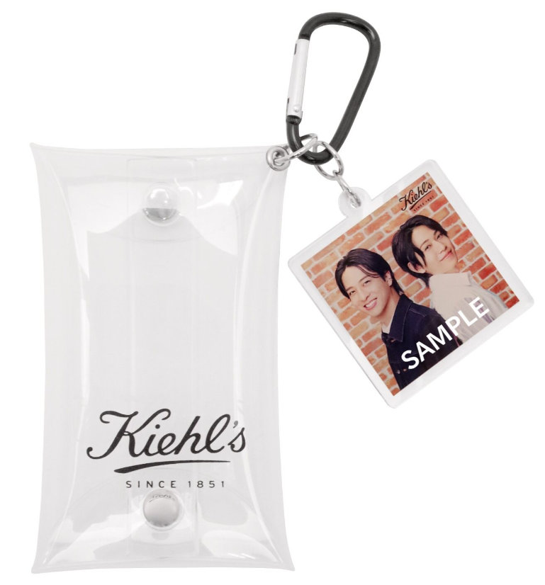 timelesz寺西拓人＆橋本将生、背中合わせでさわやか笑顔！チャーム付きミニポーチ当たるキャンペーンも