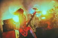 junko（B, Vo / 打首獄門同好会）（撮影：冨田味我）