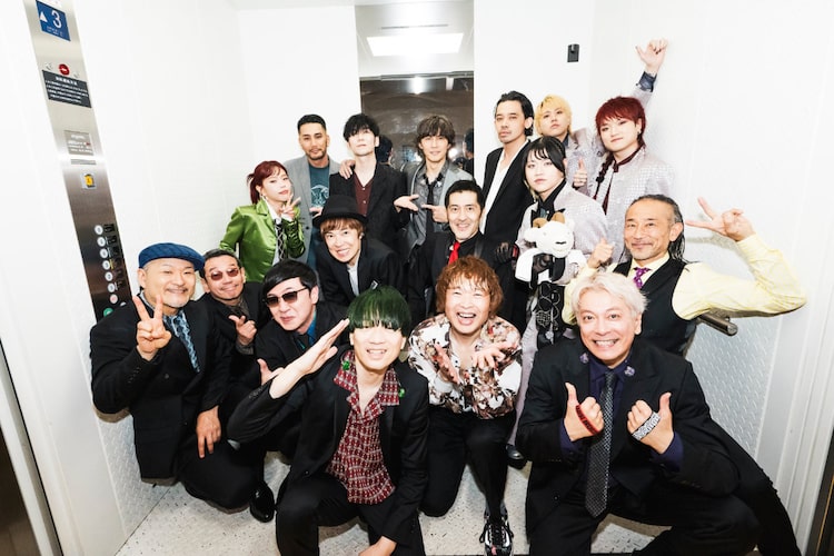 「[SKA] SHOWDOWN」出演メンバーの集合写真。（撮影：Yukihide [JON...] Takimoto）