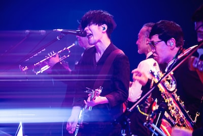 TK（凛として時雨）とのコラボの様子。（撮影：Yukihide [JON...] Takimoto）