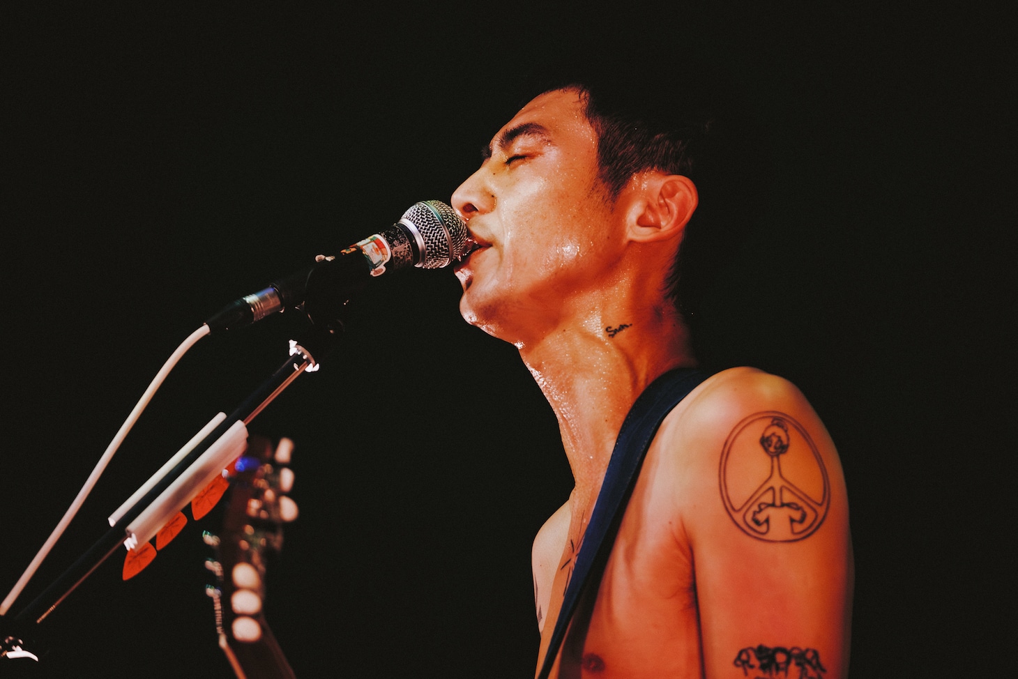 下津光史（Vo, G / 踊ってばかりの国）（Photo by Daiki Miura）