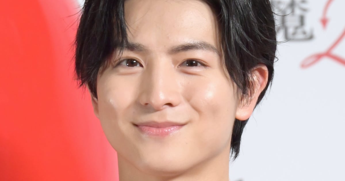 超特急ハル、春色“ねじ込み”「プラダを着た悪魔2」ジャパンプレミアへ