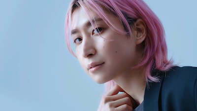 佐久間大介（Snow Man）が出演している新CM「ベースメイクはUVプライマー」編より。