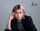 佐久間大介（Snow Man）が登場する&beのキービジュアル。