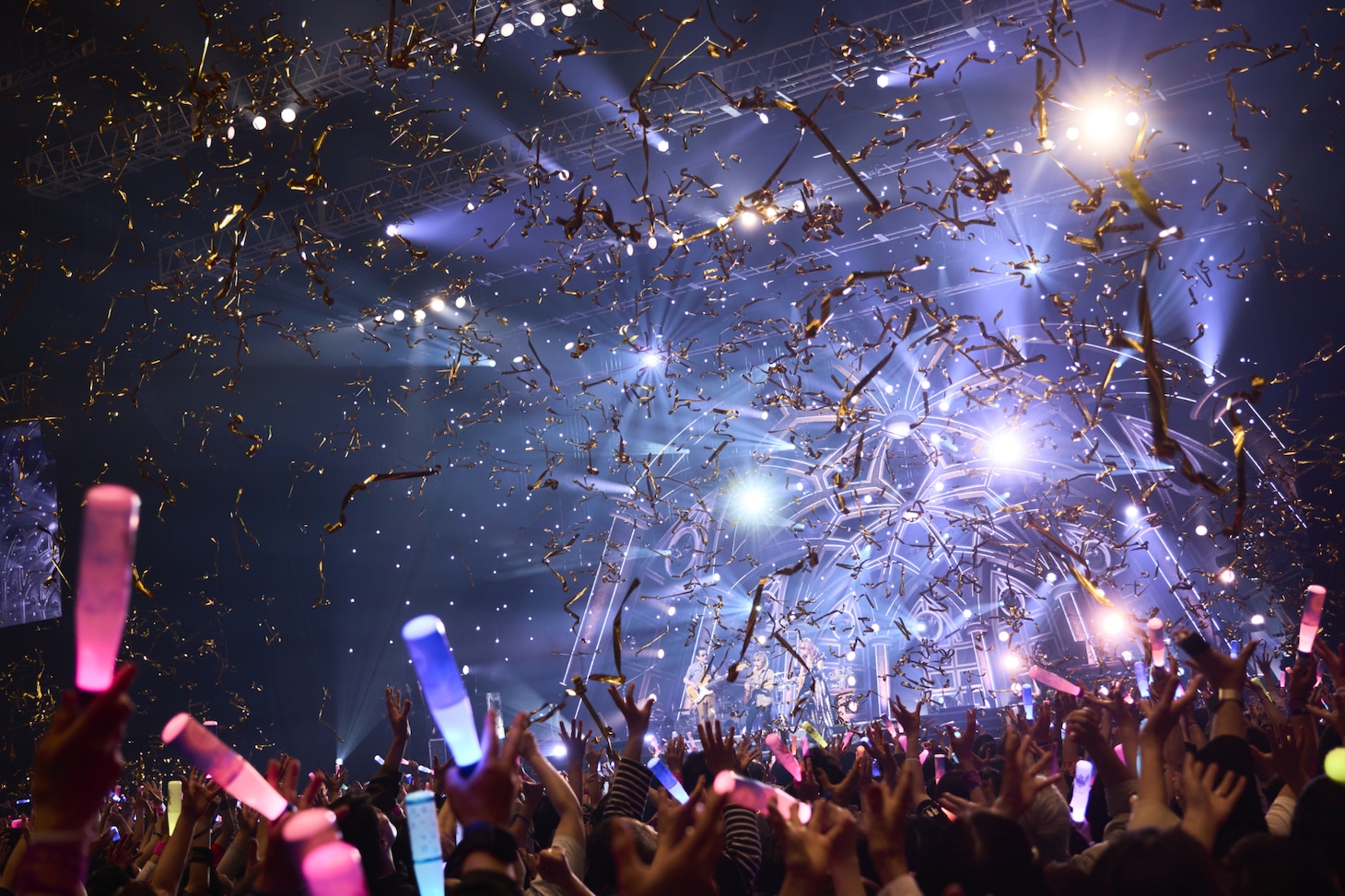 THE ALFEEのライブの様子。