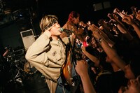 須藤俊（B / ハルカミライ）（撮影：小杉歩）