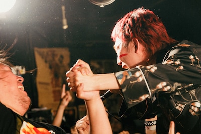 橋本学（Vo / ハルカミライ）（撮影：小杉歩）