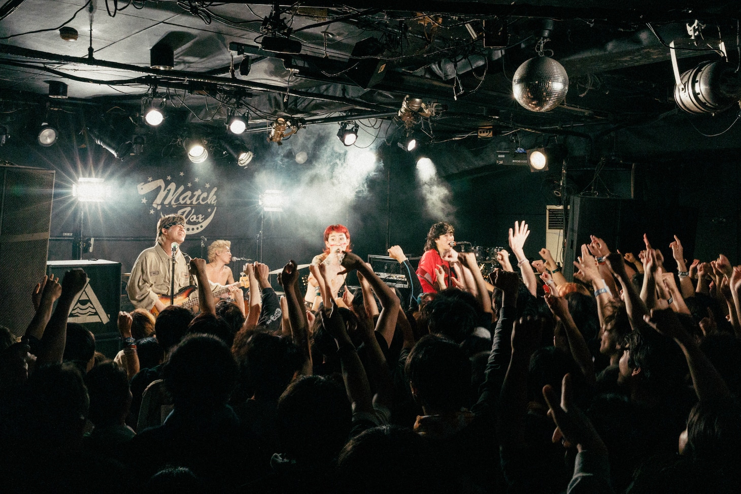 「Match Vox 22nd anniversary『HARUKAMAMA』」よりハルカミライのステージの様子。（撮影：小杉歩）