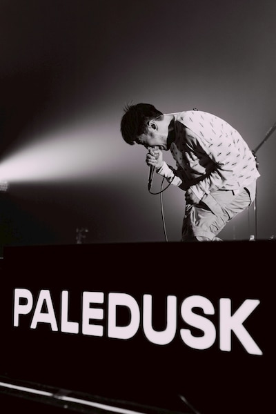 KAITO（Vo）。「What is Paledusk?? TOUR 2026」リハーサルの様子。（撮影：kawado / X・Instagram［@kawado_photo］）