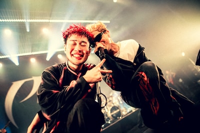 左からKAITO（Vo）、Masato。（撮影：ヤマダマサヒロ / Instagram［@yamada_mphoto］）