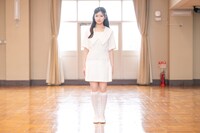 まっすぐ立つ瀬戸口心月（乃木坂46）。