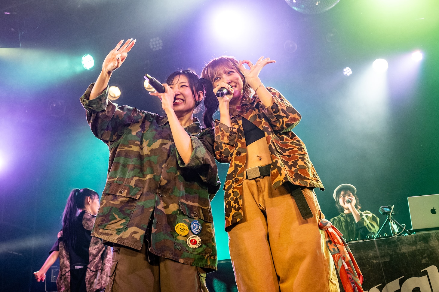 mana（左）とhana（右）。