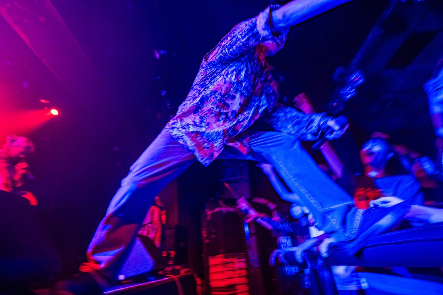 ステージを飛び出すryuya。