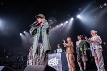 「DRIVE ME CRAZY」の思い出を語るtmrw。