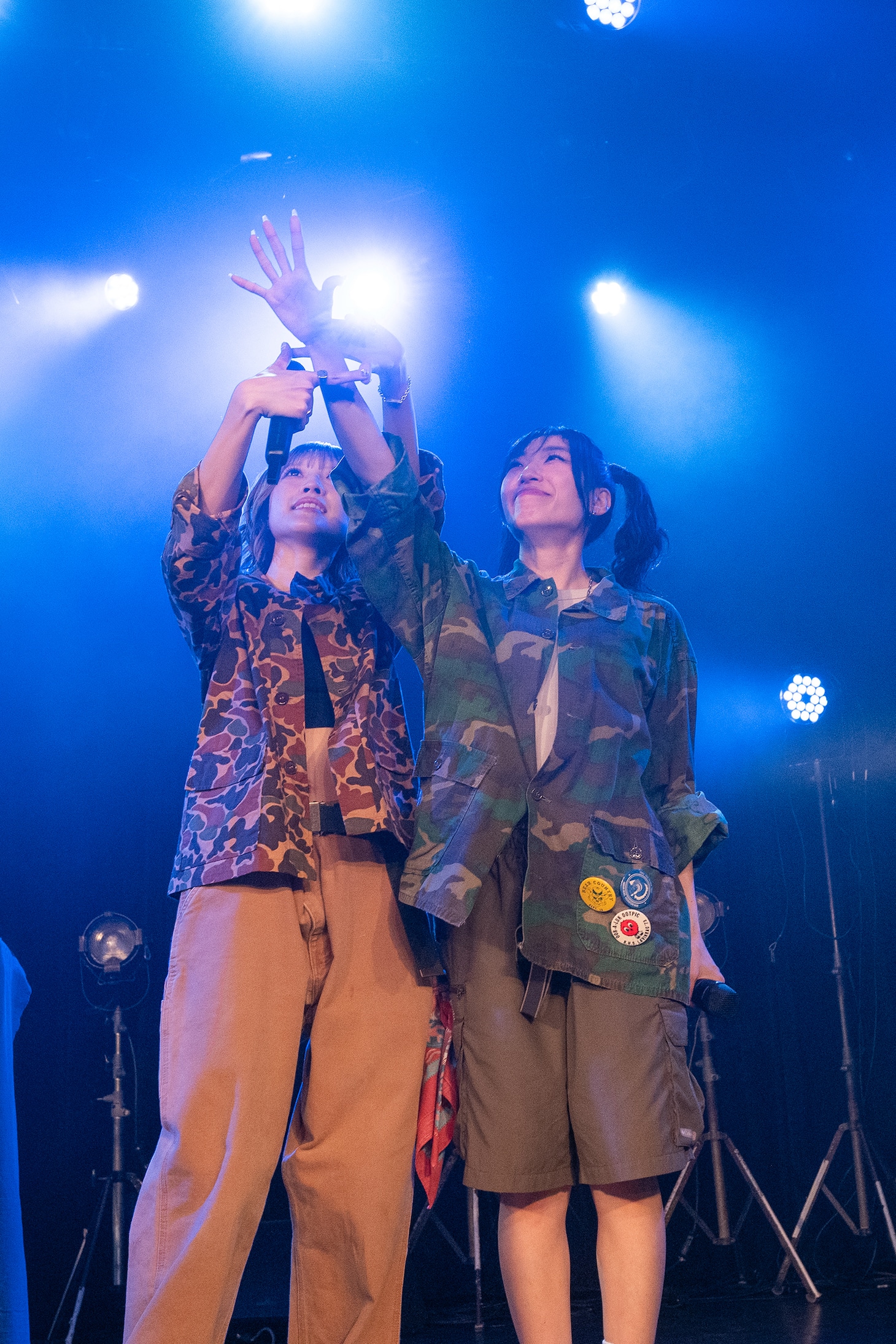 hana（左）とmana（右）。