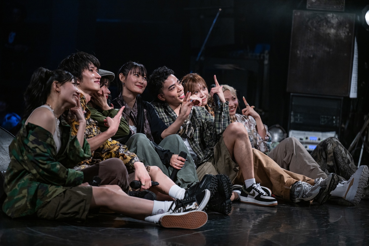 記念撮影するlyrical school。