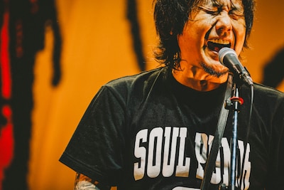 横山健（G, Vo / Hi-STANDARD）（撮影：西槇太一）