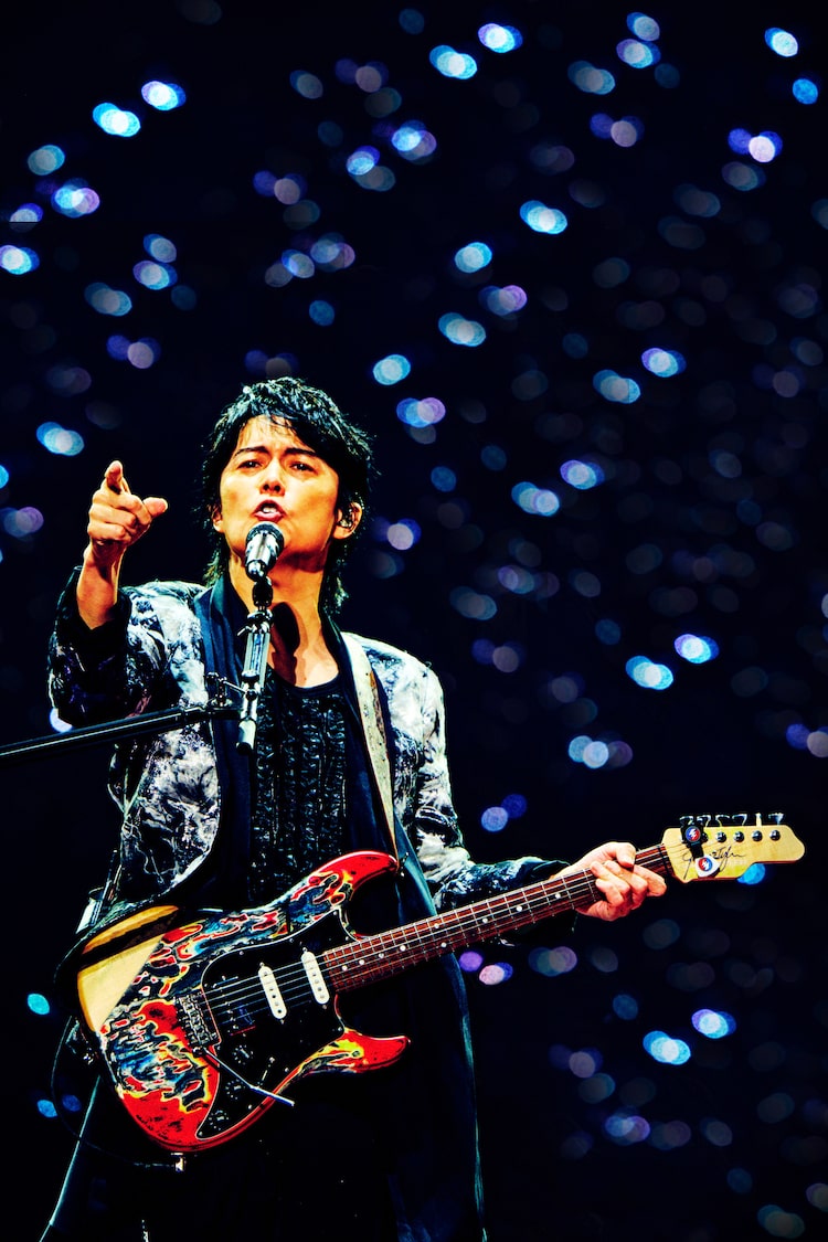 福山雅治が全国アリーナツアー武道館公演で新曲初披露、新アルバムタイトル「超新星」の由来を明かす