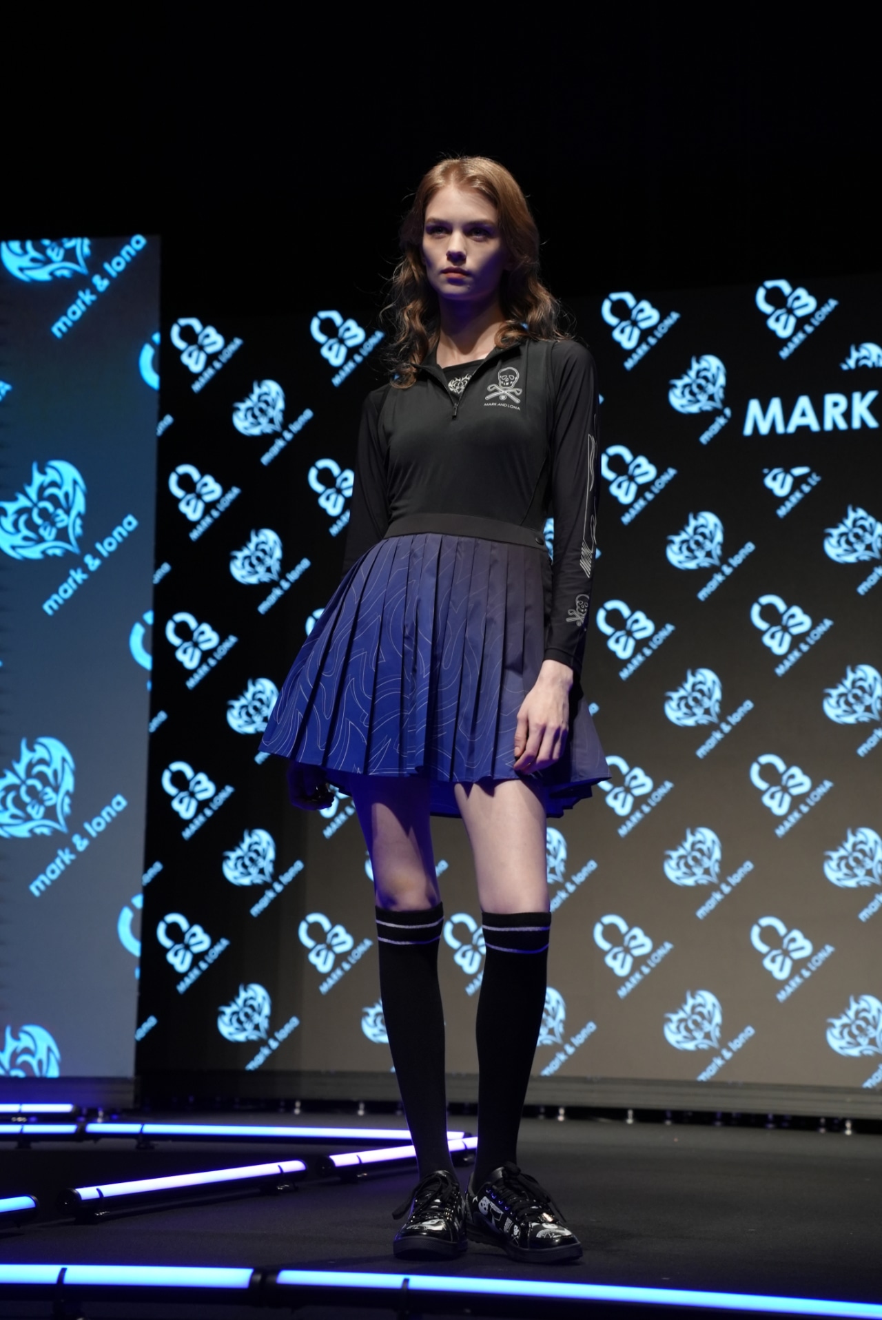 6月3日に発売されるスタイリングルックを着用したモデル。