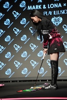 パターゴルフに挑戦するKARINA（aespa）。