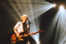 首藤義勝（B, Vo / the cabs）（Photo by Kazma Kobayashi）