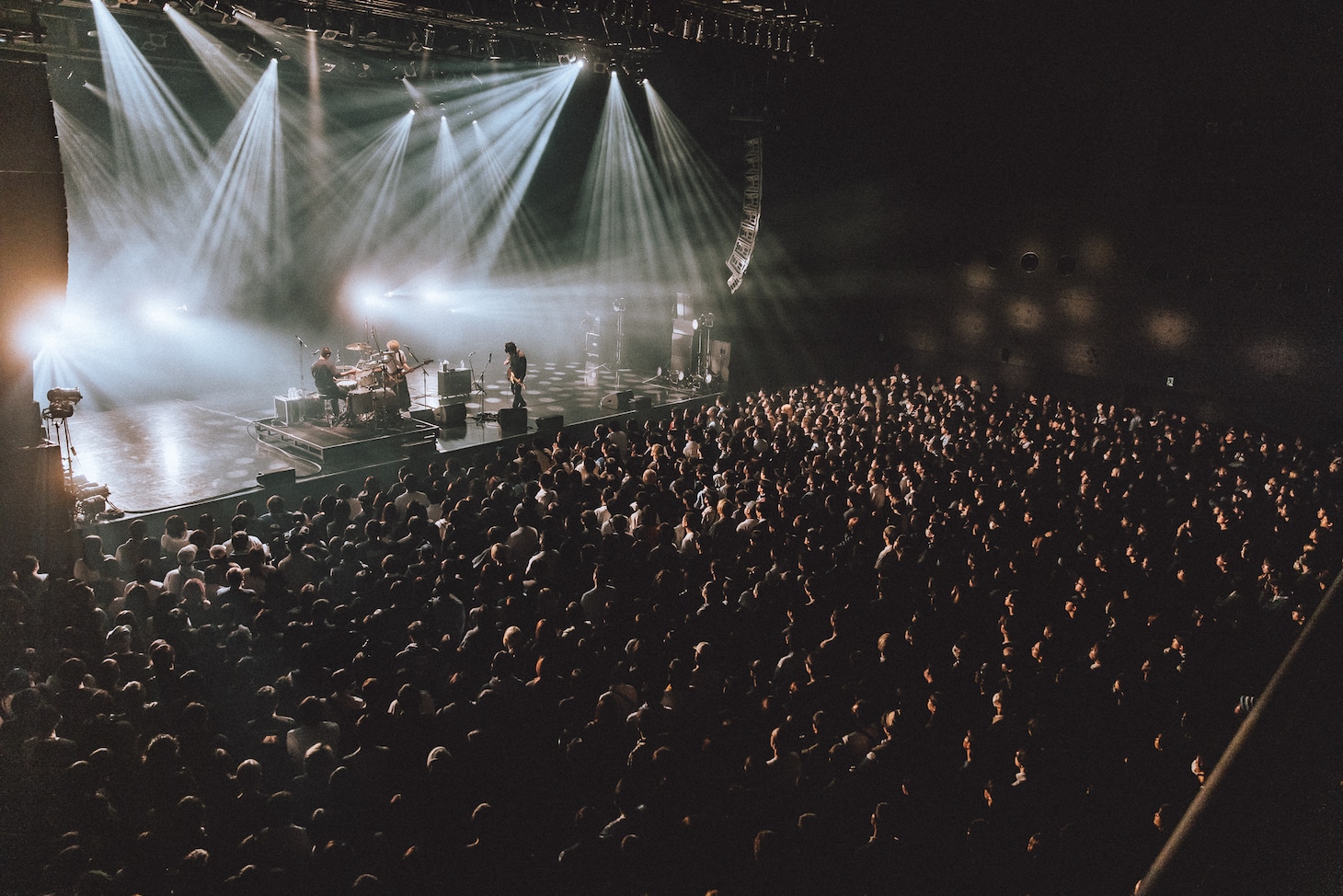 「the cabs two-man tour "MORGEN"」よりthe cabsのステージの様子。（Photo by Kazma Kobayashi）