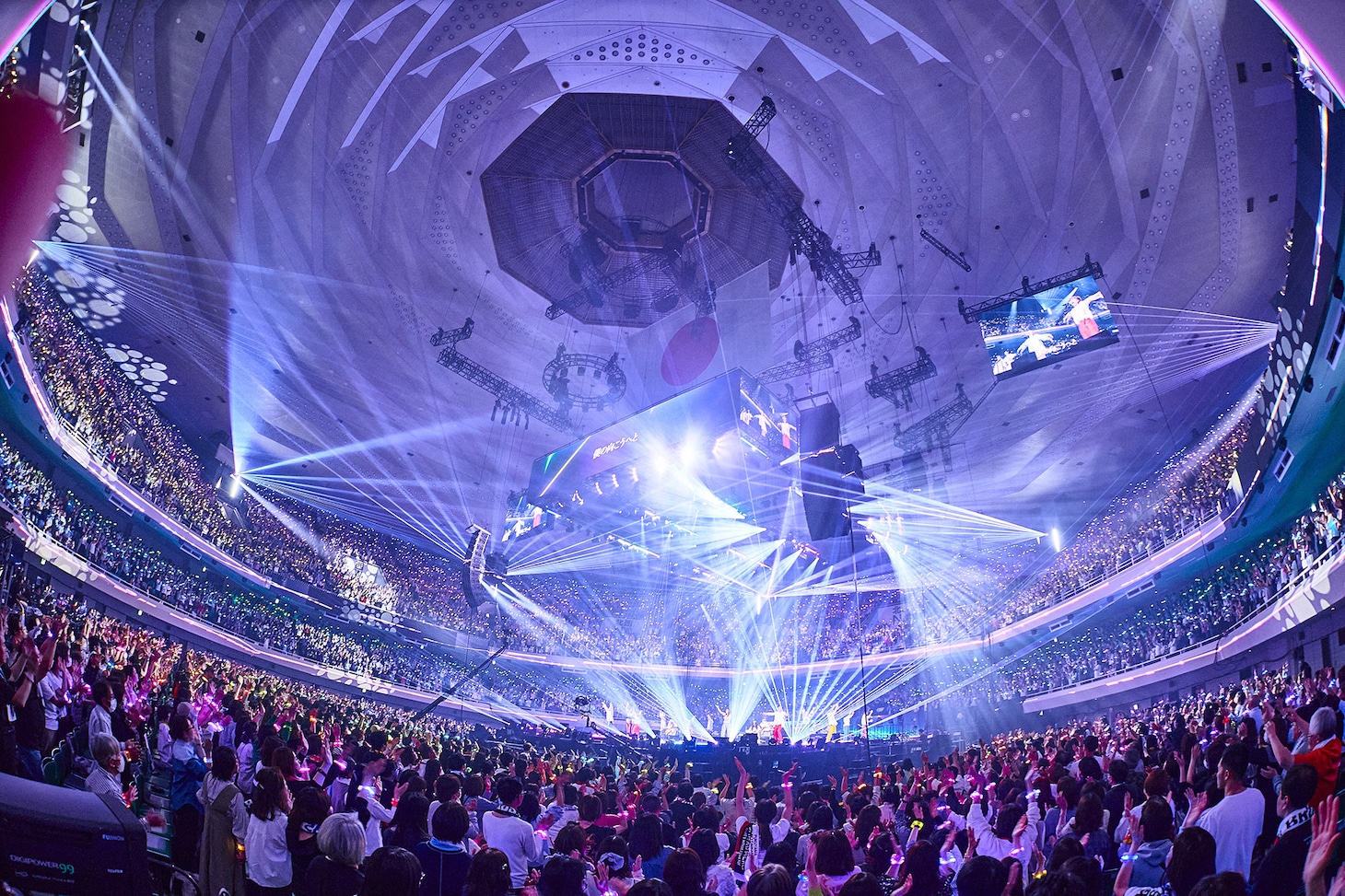 福山雅治「NISSAY PRESENTS WE'RE BROS. TOUR 2026 龍、雷乃発声（りゅう、かみなりすなわちこえをはっす）」東京・日本武道館公演の様子。