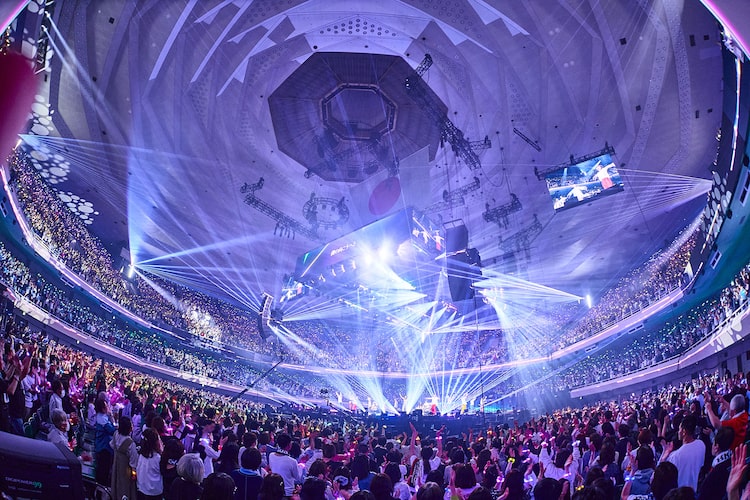 福山雅治「NISSAY PRESENTS WE'RE BROS. TOUR 2026 龍、雷乃発声（りゅう、かみなりすなわちこえをはっす）」東京・日本武道館公演の様子。