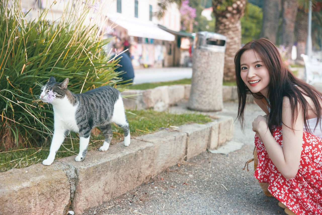 乃木坂46金川紗耶の1st写真集発売、憧れていたヨーロッパの地を堪能