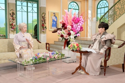 「徹子の部屋」より、ちゃんみなと黒柳徹子。©︎テレビ朝日