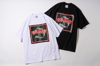 SCARS「THE ALBUM」のジャケットデザインを用いたTシャツ。