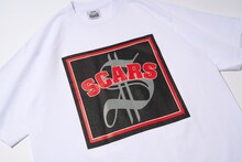 SCARS「THE ALBUM」のジャケットデザインを用いたTシャツ。