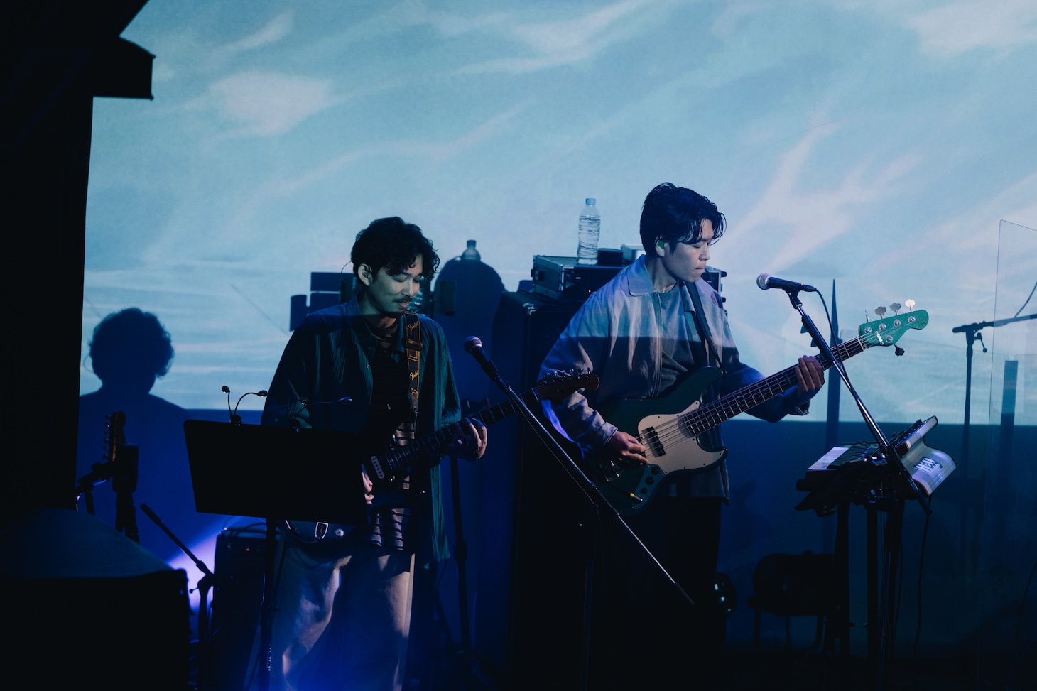 左から伊藤翔磨（G）、森夏彦（B / Shiggy Jr.）。（Photo by Hiroki Yamaguchi）