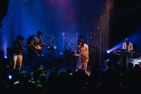 「SHE IS SUMMER 10th Anniversary Live『Waterful』」の様子。（Photo by Hiroki Yamaguchi）