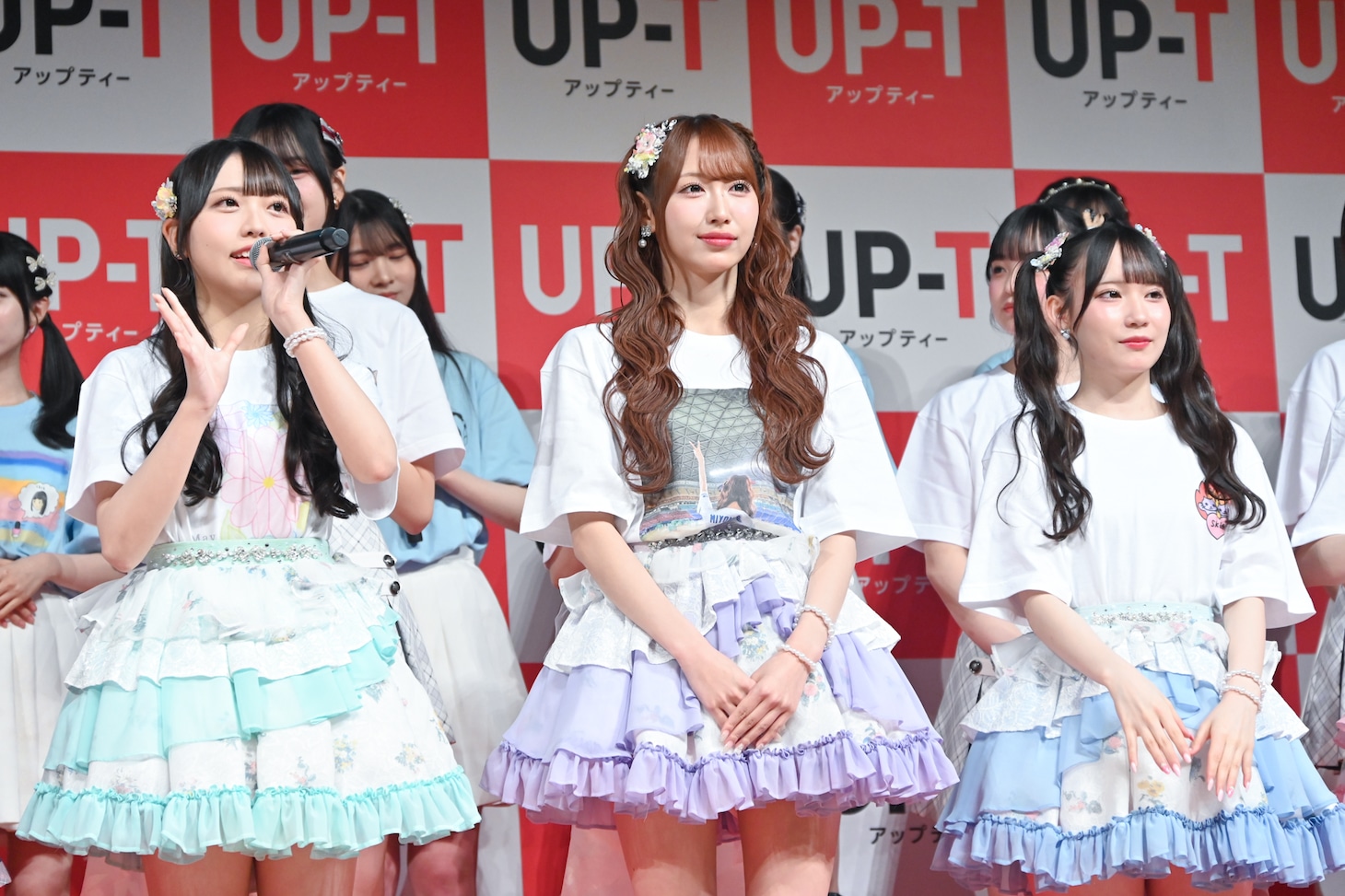 AKB48グループが出演した「UP-T」会見の様子。