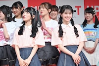 左から佐藤綺星、伊藤百花。